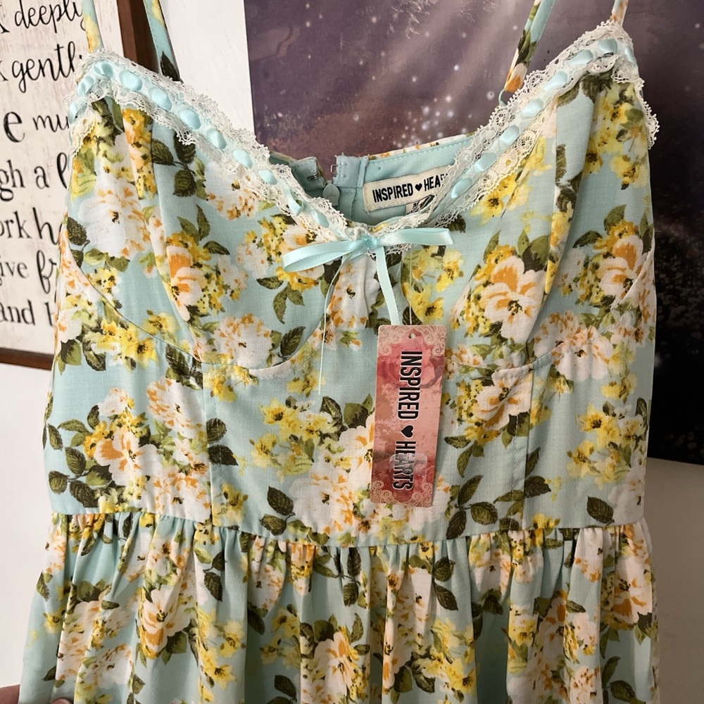 Adorable Inspired Heart Floral Dress – Size Medium (NWT) 🌼